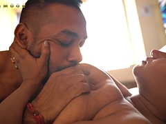 Grote mammen, Fetisj, Moeder die ik wil neuken, Natuurlijk, Tepels, Zuigen, Tieten likken