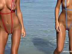 Babes, Bikini, Blonde, Lesbian