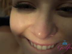 Amateur, Gros cul, Blonde, Éjaculation interne, Branlette thaïlandaise, Huilée, Pov, Nénés