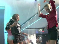 素人, ブロンド, 茶髪の, 衣服着たままセックス, 異人種間, レザー, パーティ, オッパイの