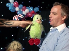 Tussi, Grosser arsch, Blasen, Vollbusig, Hardcore, Hd, Milf, Flotter dreier