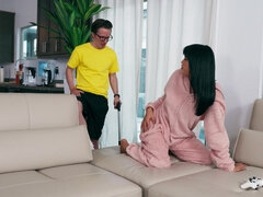Lécher le cul, Grosse bite, Gorge profonde, Pieds, Fétiche, Hard, Fille latino, Tatouage