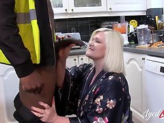 美人, イギリス人, エロ熟女, ハードコア, 異人種間, 淫乱熟女, 叫ぶ, 義母