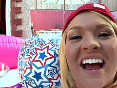In den arsch, Grosser arsch, Blondine, Blasen, Spermaladung, Hardcore, Im freien, Pornostars