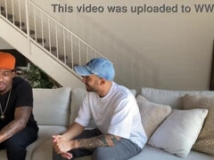 Grosse bite, Noire, Brunette brune, En levrette, Le plan cul à quatre, Lesbienne, Léchez, Mouillée