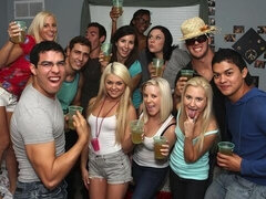 18 летние, Большая жопа, Большой член, Большие сиськи, Блондинки, Вчетвером, Тощие, Молоденькие