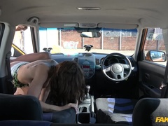 Grosse titten, Schwarz, Braunhaarige, Schwanz, Interrassisch, Im freien, Kurzes haar, Tätowierung