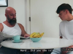 Grosse titten, Gehörnter ehemann, Papi, Natürlichen titten