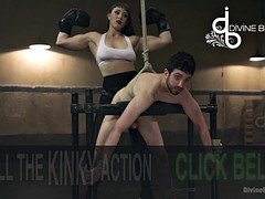 Amarrada, Dominacion femenina, Penetracion con puños
