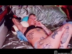 Femme dominatrice, Doigter, Gothique, Maîtresse, Maman, Satin, Fumer, Solo