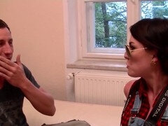 Grosser schwanz, Blasen, Sperma im mund, Spermaladung, Handjob, Selbstgemacht, Tätowierung, Titten