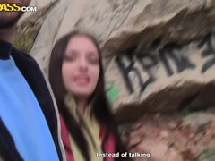 Leie, Grosse titten, Braunhaarige, Paar, Im freien, Piercing, Öffentlich
