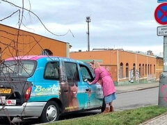 Enthousiasteling, Grote kont, Grote lul, Auto, Hondjeshouding, Natuurlijke tieten, Tiener, Tieten likken