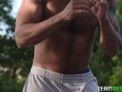Gros cul, Brunette brune, Gorge profonde, Emocore, Hd, Solo, Tatouage, Jouets