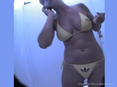 Amateur, Plage, Brunette brune, Fétiche, Énorme, Douche, Fumer, Nénés