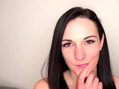 Leie, Braunhaarige, Sperma im mund, Aufs gesicht abspritzen, Absätze, Milf, Ablutschen, Titten