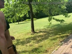 Culo, Culo grande, Tetas grandes, Lamidas, Orgasmo, Al aire libre, Orinar, Inodoro