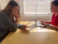 Gros cul, Médecin, Doigter, Énorme, Fille latino, Lesbienne, Masturbation, Adolescente