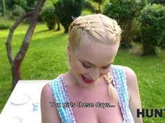 Grote mammen, Blond, Man die toekijkt, Tsjechisch, Hd, Buiten, Gezichtspunt, Tieten likken