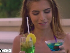 In den arsch, Arsch, Blasen, Braunhaarige, Kehlenfick, Schwanz, Reiten, Jungendliche (18+)