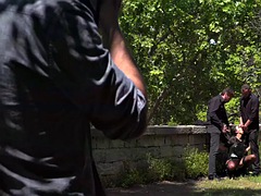 Grosser schwanz, Handjob, Absätze, Lingerie, Hintern versohlen, Ablutschen, Schlucken, Flotter dreier