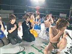 アジア人, 美女, フェラチオ, イく瞬間, ハードコア, 異人種間, 日本人, 公共