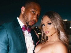 Grosser arsch, Grosser schwanz, Grosse titten, Blondine, Schwanz, Hundestellung, Interrassisch, Milf