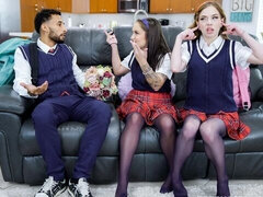 18 ans, Gros cul, Grosse bite, Noire, Sucer une bite, Partouze, Interracial, Adolescente