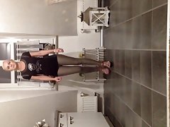 Jaqueline show her sexy toes in a walk