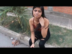 Colombian Amateur Slut Has Sex with a Stranger for Cash in Spanish Porn