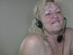 Leie, Grosser arsch, Blondine, Fingern, Masturbation, Reif, Milf, Entkleiden