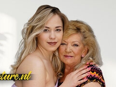 Arsch, Blondine, Gesichtssitzen, Lesbisch, Lecken, Masturbation, Muschi, Jungendliche (18+)