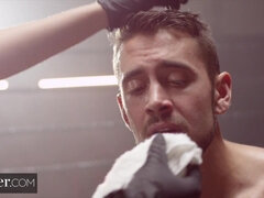 Lieveling, Blond, Pijpbeurt, Dubbele penetratie, Hardcore, Pornster, Rijden, Trio