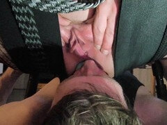 Face assise, Femme dominatrice, Allemand, Époux mari, Léchez, Masturbation, Orgasme, Chatte