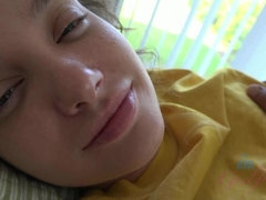 Cul, Sucer une bite, Orgasme, Piercing, Maigrichonne, Fumer, Dénudage, Allumeuse