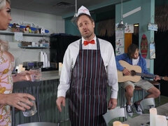 Сногсшибательные, Анальный секс, Жопа, Большие сиськи, Минет, Сперма на лице, Ледибой, Трансы