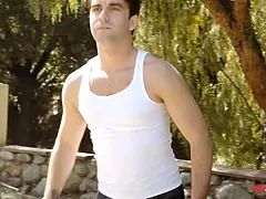 Gros seins, Brunette brune, Tir de sperme, Gorge profonde, Poilue, Hd, Nue, Nénés