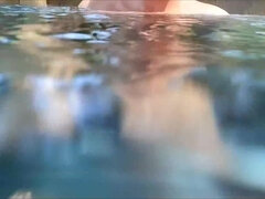 18 jahre, Grosser arsch, Grosse titten, Riesig, Pool, Muschi, Titten, Unter wasser