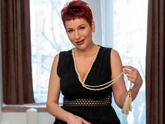 Enthousiasteling, Grote lul, Grote mammen, Pijpbeurt, Hondjeshouding, Keuken, Natuurlijke tieten, Mager