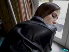 Américain, Brunette brune, En levrette, Faciale, Cuir, De plein air, Pov, Train