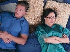 In den arsch, Arsch, Grosser schwanz, Bus, Betrug, Paar, Latina, Natürlichen titten