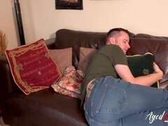 Blonde, Plantureuse, Rondelette, Hard, Mature, Mamelons, Suçant, Nénés