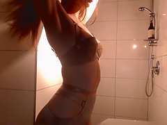 Leie, Braunhaarige, Hd, Masturbation, Dusche, Erotischer film, Solo, Titten