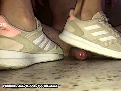 muddy Sneakers hard-on stomping - FootRelaxxx