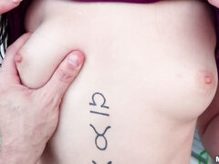 Gros cul, Grosse bite, Brunette brune, Mignonne, En levrette, Seins naturels, Adolescente, Nénés