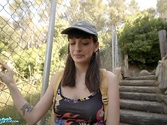 Enthousiasteling, Pijpbeurt, Hardcore, Latijnse vrouw, Masker, Openbaar, Realiteit, Tatoeage