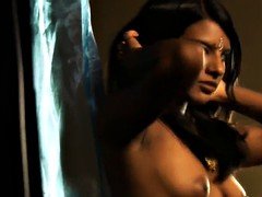 Bruinharig, Erotisch, Indisch, Masturbatie, Moeder die ik wil neuken, Naakt, Softcore pornografie