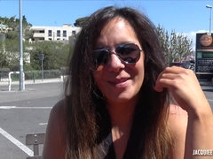 Amateur, Nana, Sucer une bite, Brunette brune, Rondelette, Maman, Jarretelles, Suçant