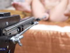 Grote kont, Grote mammen, Bruinharig, Handbeurt, Lesbisch, Masturbatie, Moeder die ik wil neuken, Speelgoed