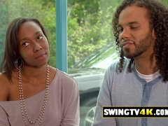 Noire, Homme nu et filles habillées, Le plan cul à quatre, Hard, Interracial, Mère que j'aimerais baiser, Orgie, Réalité